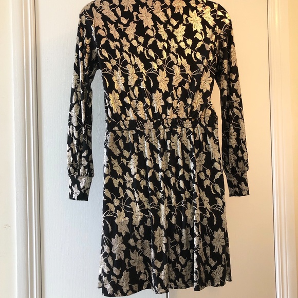 NWOT Black and Gold Faux Wrap Dress Size: Medium Vero Mode Brand - Picture 6 of 12